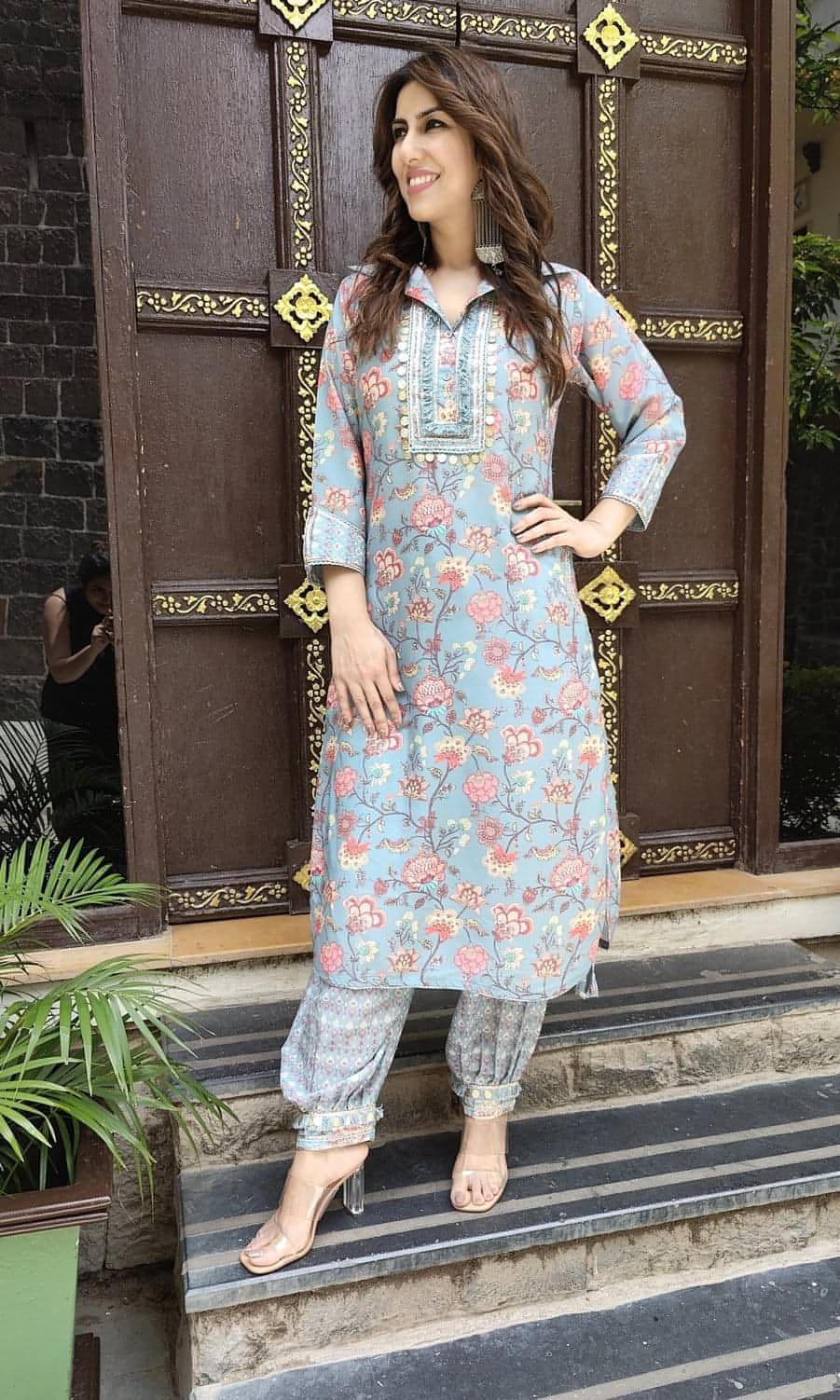 khan dress designer Mahira Khan Viral Black Dress Designer